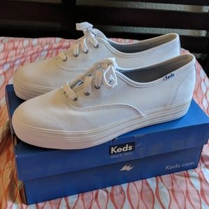 White 1" flatform Keds